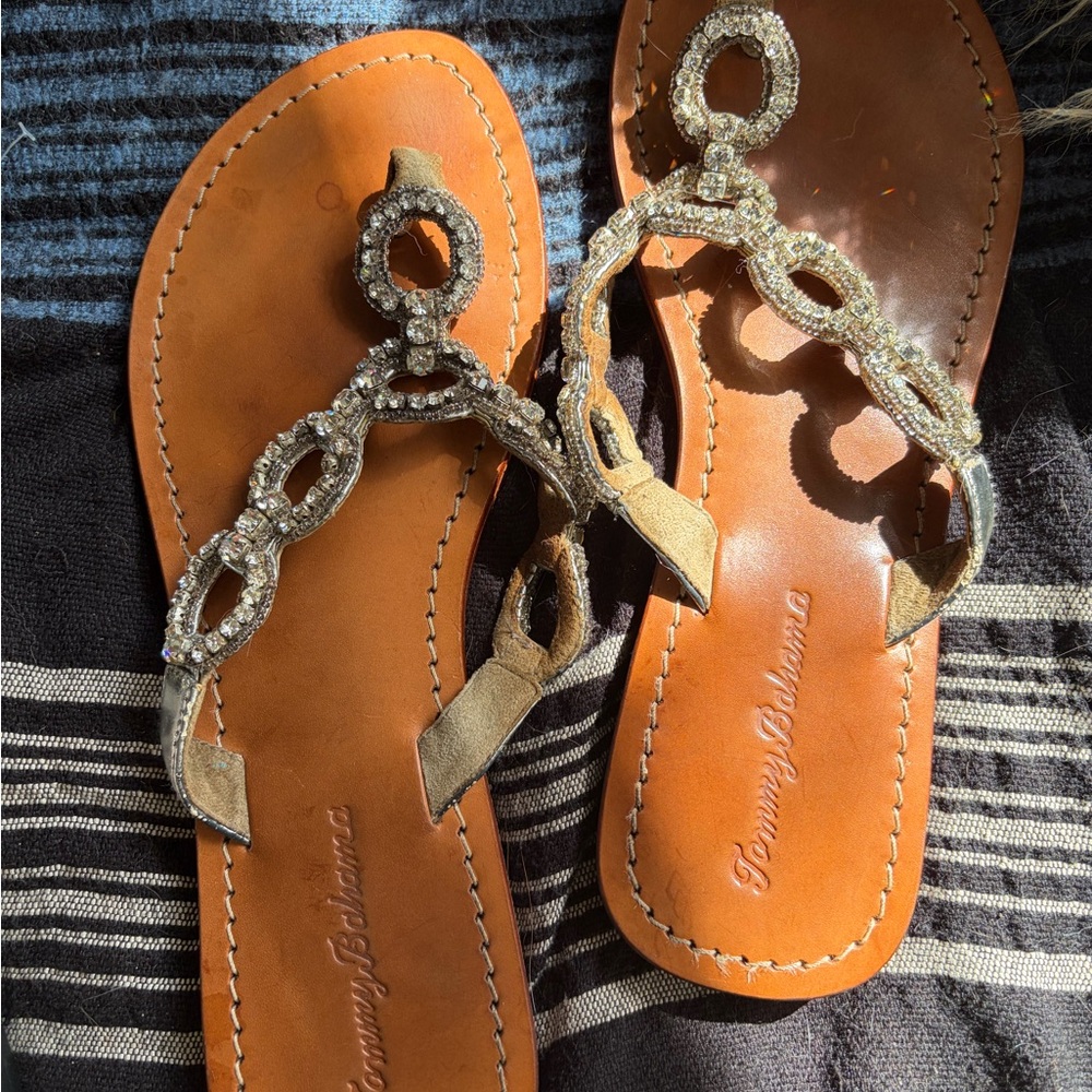 Tommy Bahama Rhinestone Chain-Link Leather Thong Sandals – Women’s Size 10